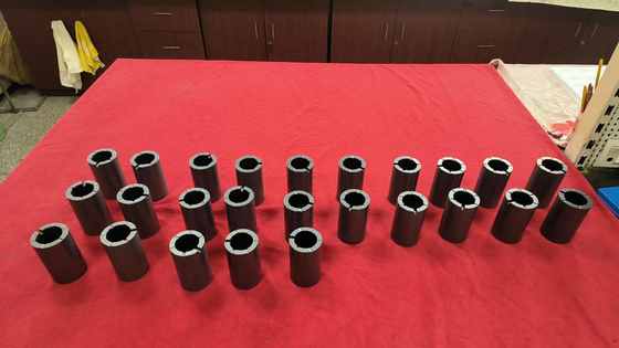 Rolamentos deslizantes de carburo de silício de tamanho personalizado com 1650 °C de temperatura máxima e resistência à corrosão para ambientes adversos